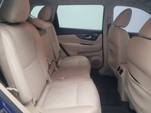 Used 2018 Nissan Rogue SV image 19