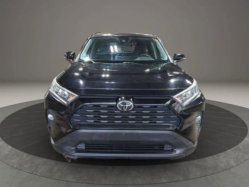 Used 2021 Toyota RAV4 XLE FWD image 2