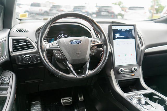 Used 2022 Ford Edge ST-Line w/ Cold Weather Package AWD/4WD image 14