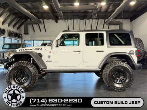 Used 2025 Jeep Wrangler Unlimited Rubicon AWD/4WD image 8