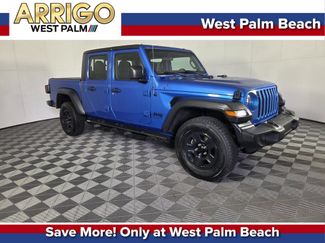 Used 2020 Jeep Gladiator Sport AWD/4WD video 1