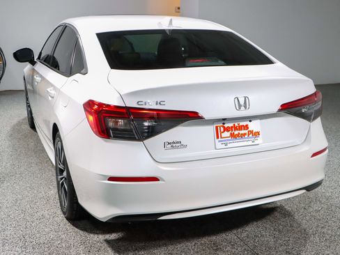 Used 2022 Honda Civic EX image 9