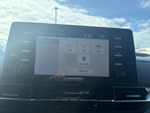 Used 2022 Toyota Sienna LE image 22