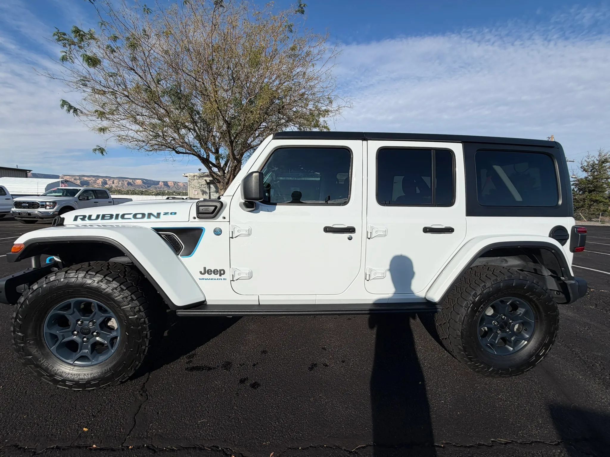 Used 2023 Jeep Wrangler Unlimited Rubicon 4xe AWD/4WD image 1