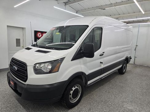 Used 2018 Ford Transit 250 148 Medium Roof RWD image 4