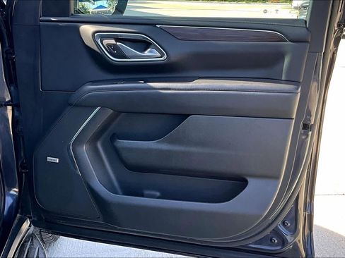 Used 2023 Chevrolet Suburban LT image 23