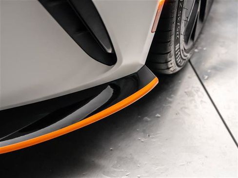 Used 2025 Aston Martin V8 Vantage Coupe image 16