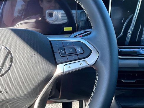 New 2026 Volkswagen Tiguan SE image 25