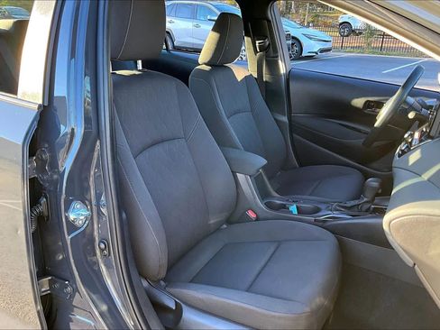 Used 2025 Toyota Corolla LE image 8