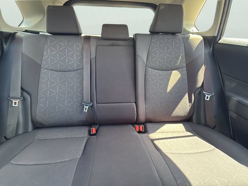 Used 2019 Toyota RAV4 XLE w/ Convenience Package FWD image 25