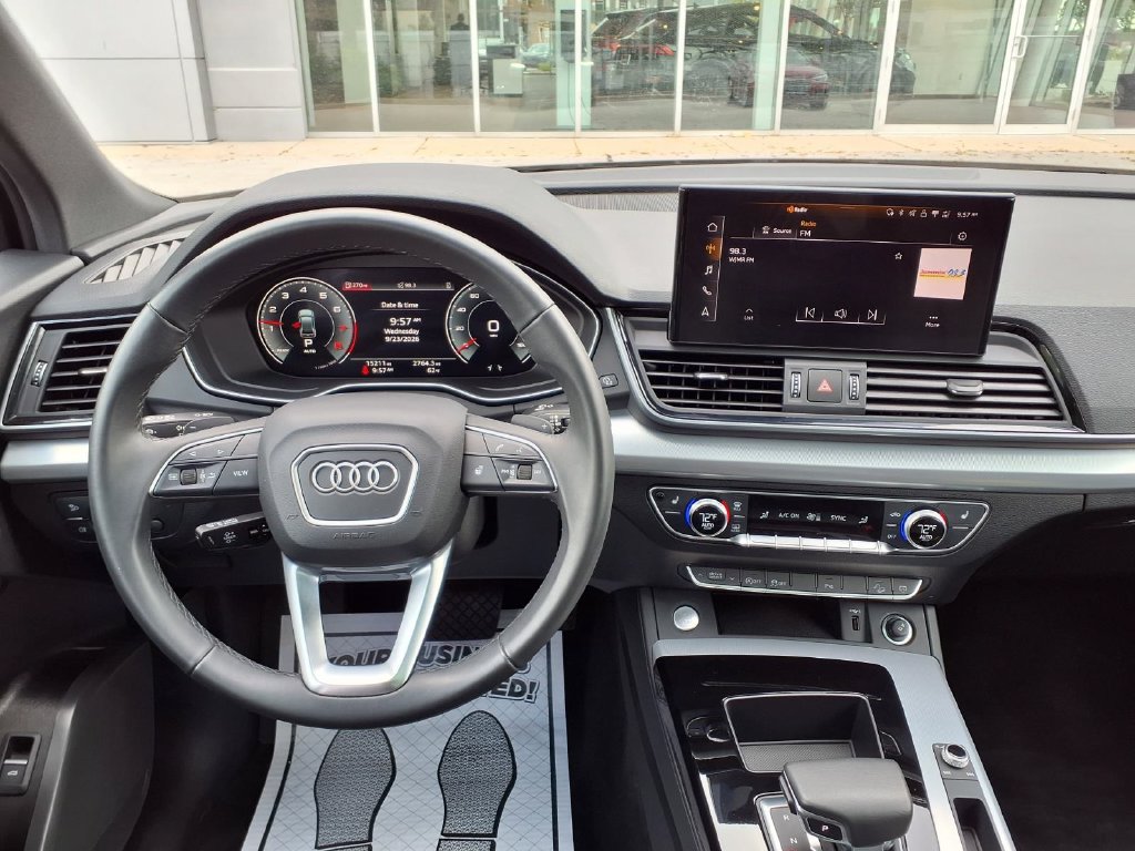 Used 2025 Audi Q5 2.0T Premium w/ Convenience Plus Package AWD/4WD image 13