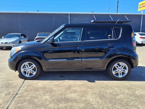 Used 2010 Kia Soul + w/ Audio Pkg image 5