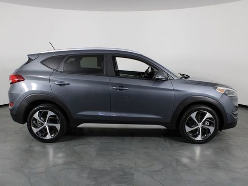 Used 2017 Hyundai Tucson Sport image 14