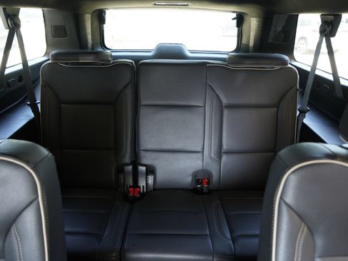 Used 2023 Chevrolet Suburban Premier RWD image 30