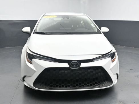 Used 2022 Toyota Corolla LE FWD image 3