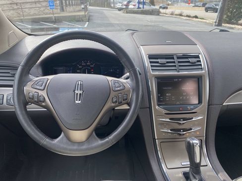 Used 2014 Lincoln MKX AWD w/ Equipment Group 102A image 27