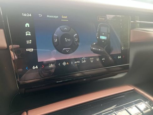 Used 2025 Lincoln Navigator L Reserve AWD/4WD image 29
