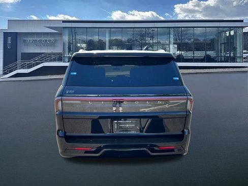 New 2026 Lincoln Navigator L Reserve image 7