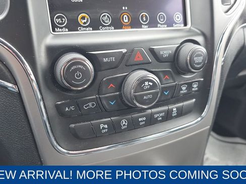 Used 2018 Jeep Grand Cherokee Limited image 19