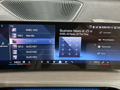 Used 2025 BMW i4 xDrive40i w/ Premium Package image 17