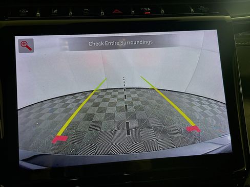 Used 2023 Jeep Grand Cherokee Overland w/ Luxury Tech Group IV image 23