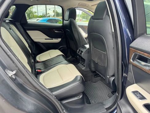 Used 2017 Jaguar F-PACE R-Sport image 11
