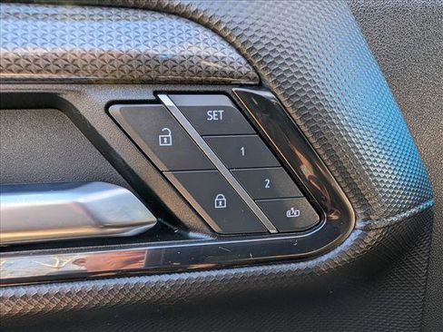 Used 2022 Chevrolet Silverado 1500 ZR2 w/ Technology Package image 30