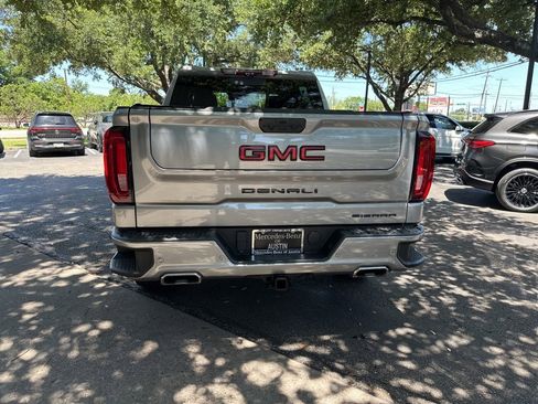 Used 2024 GMC Sierra 1500 Denali w/ Technology Package AWD/4WD image 6