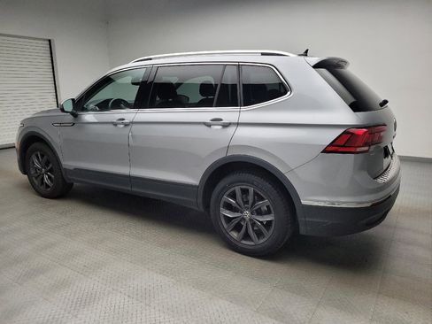 Used 2022 Volkswagen Tiguan SE AWD/4WD image 3
