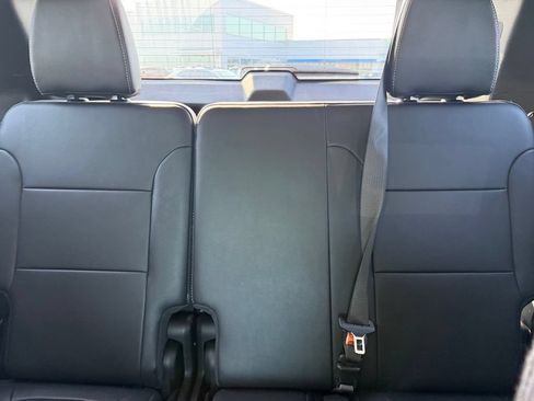 Used 2021 Chevrolet Traverse High Country AWD/4WD image 9