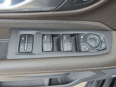 Used 2024 GMC Yukon XL Denali AWD/4WD image 30