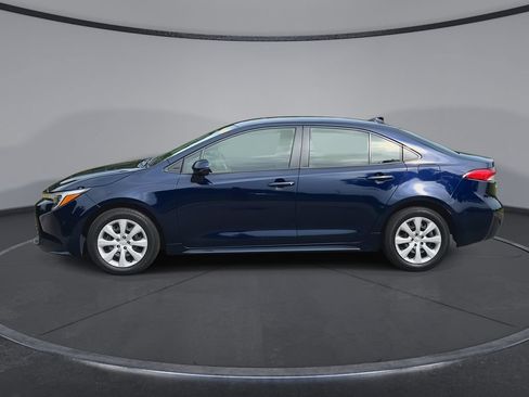 Used 2025 Toyota Corolla LE FWD image 5