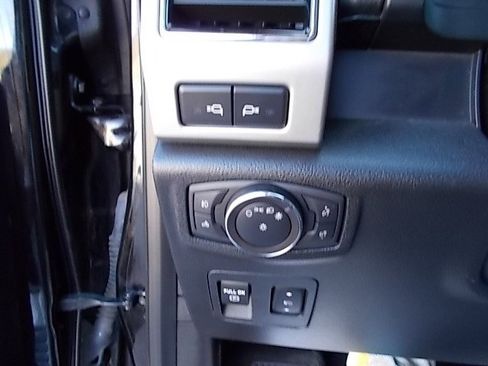 Used 2019 Ford F150 Lariat w/ Equipment Group 502A Luxury image 15