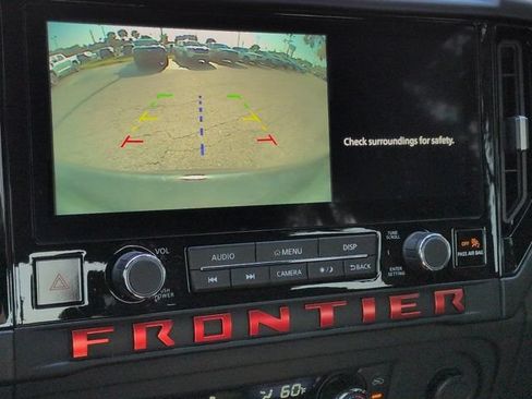Used 2025 Nissan Frontier PRO-4X AWD/4WD image 19