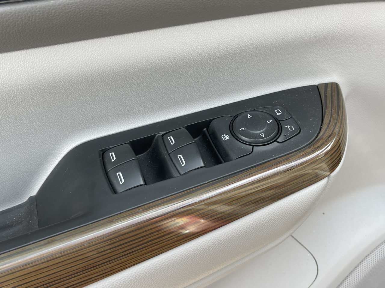 Used 2019 GMC Acadia SLE FWD image 11