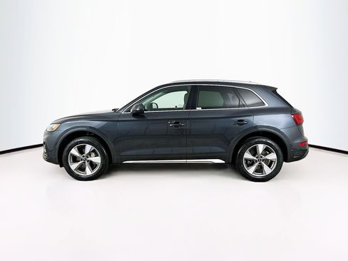 Used 2024 Audi Q5 Premium w/ Convenience Package image 4