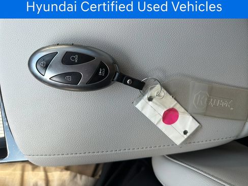 Certified 2025 Hyundai Tucson Limited AWD/4WD image 35