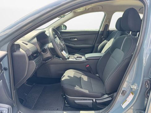 Used 2024 Nissan Sentra SV FWD image 11