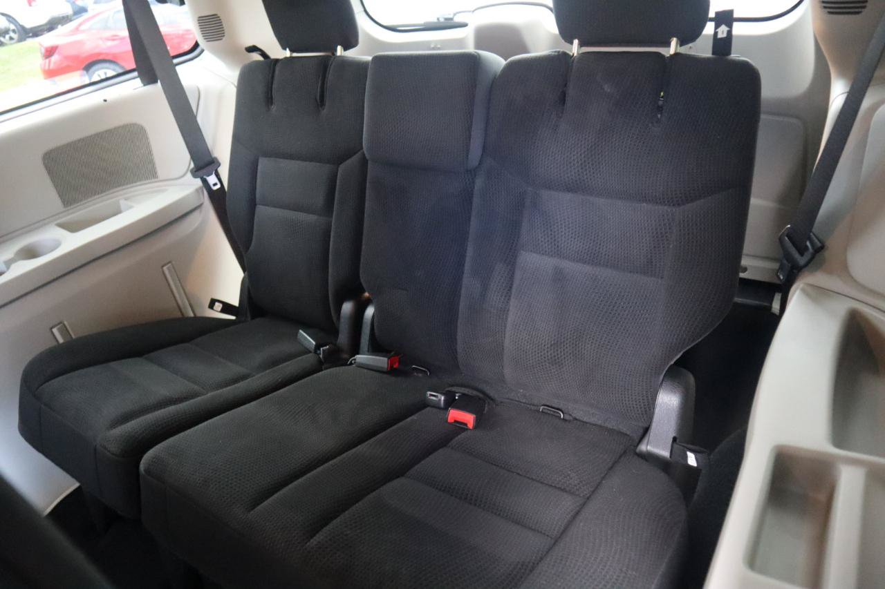 Used 2019 Dodge Grand Caravan SE w/ UConnect Hands-Free Group FWD image 48