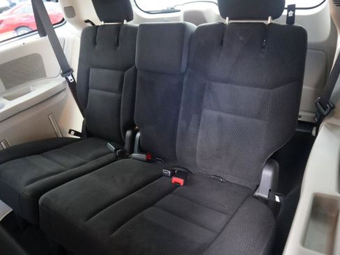 Used 2019 Dodge Grand Caravan SE w/ UConnect Hands-Free Group FWD image 48