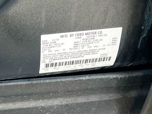 Used 2020 Ford Explorer XLT w/ Equipment Group 202A AWD/4WD image 31