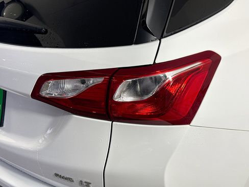 Used 2018 Chevrolet Equinox LT image 34