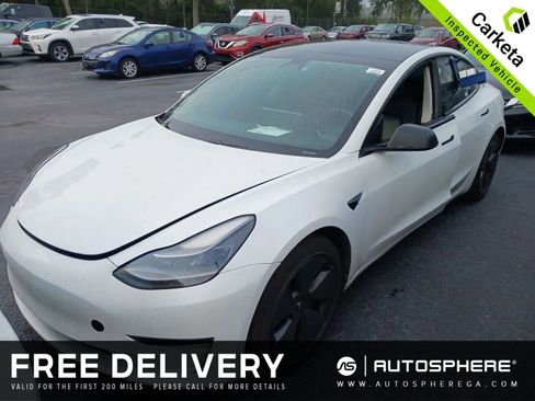 Used 2021 Tesla Model 3 Standard Range Plus image 1