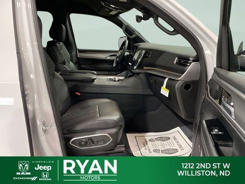 New 2026 Jeep Grand Wagoneer L Limited AWD/4WD image 55