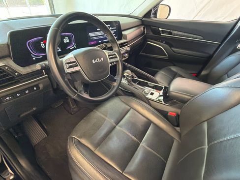 Used 2024 Kia Telluride EX w/ EX Captain's Chair Package FWD image 14