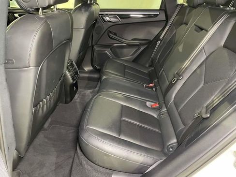 Used 2024 Porsche Macan image 19