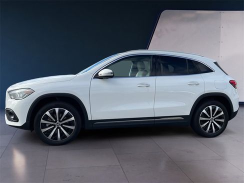Certified 2022 Mercedes-Benz GLA 250 4MATIC image 2