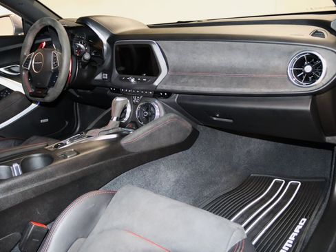 Used 2022 Chevrolet Camaro ZL1 RWD image 61