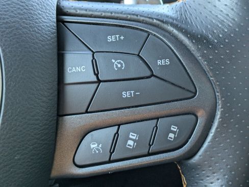 Used 2022 Dodge Durango R/T w/ Hemi Orange Plus Package image 31