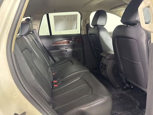 Used 2013 Lincoln MKX FWD image 5